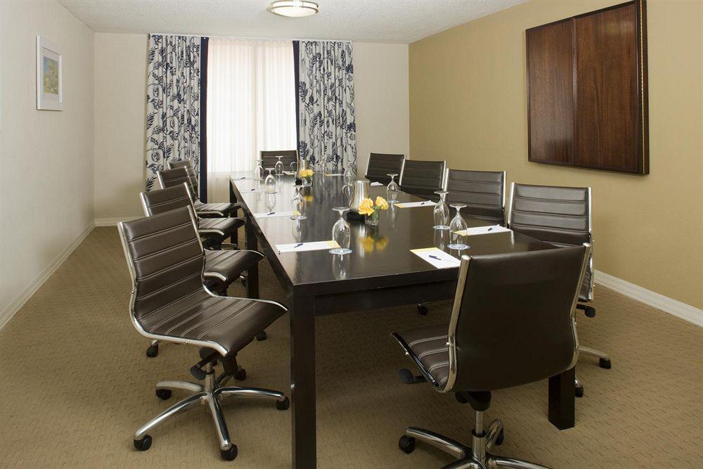 Sheraton Suites Fort Lauderdale at Cypress Creek Buitenkant foto